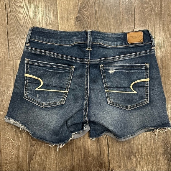 American Eagle Outfitter Women's Denim Jean Shorts Sz 4 Super Stretch EUC - Picture 7 of 9